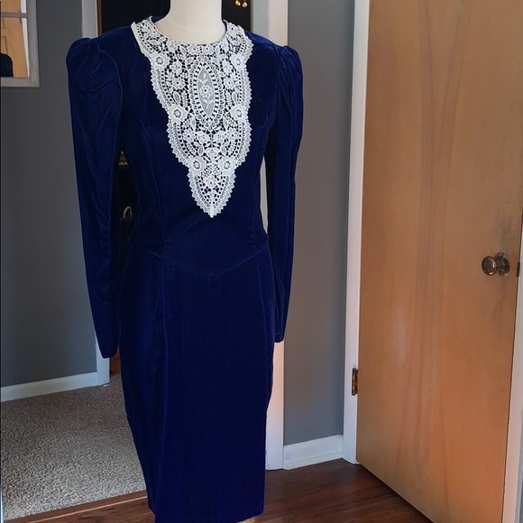 Gunne Sax Dresses & Skirts - 1980s Gunne Sax blue velvet lace high neck dress